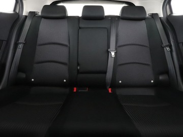 Mazda 3 III Hatchback  2.0 SKYACTIV-G 120KM 2015 Mazda 3 navi klima auto czujniki parkowania grzane, zdjęcie 17