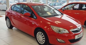 Opel Astra J Hatchback 5d 1.6 Twinport ECOTEC 115KM 2009 Opel Astra 5d 1.6 Twinport ECOTEC 115KM 1.6 Benzyna 116KM, zdjęcie 4