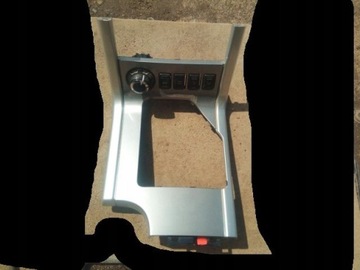 NISSAN NAVARA D40 FACELIFT PANEL RÁMEČEK STŘEDNÍ  TUNEL