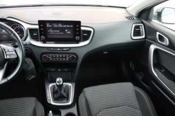 Kia Ceed III Kombi Facelifting 1.5 T-GDI 160KM 2022 Kia Ceed 1.5 T-GDI MHEV, Salon Polska, zdjęcie 7