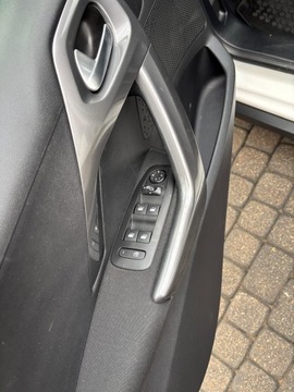 Peugeot 2008 I SUV Facelifting 1.2 PureTech 82KM 2017 PEUGEOT 2008 (CU_) 1.2 VTi, zdjęcie 5