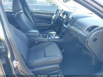 Chrysler 300C II 2021 Chrysler 300 Touring, 2021r., 3.6L 3.6 Benzyna 292KM, zdjęcie 8