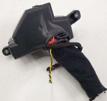 БЛОК ПРЕДОХРАНИТЕЛЕЙ SKODA OCTAVIA II 1.8 TSI