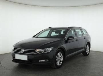 Volkswagen Passat B8 Variant 2.0 TDI BlueMotion SCR 150KM 2016 VW Passat 2.0 TDI, Automat, Navi, Klima, zdjęcie 1