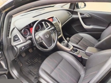 Opel Astra J Hatchback 5d 1.4 Turbo ECOTEC 140KM 2012 Opel Astra 1.4 Turbo 140KM 2012r Bogate wyposażenie, zdjęcie 8