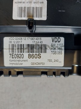 PŘÍSTROJOVÁ DESKA VOLKSWAGEN OE 7E0920860S
