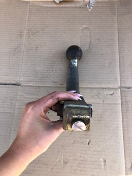 ВСТАВЛЕННЫЙ БУКСИРОВОЧНЫЙ КРЮК