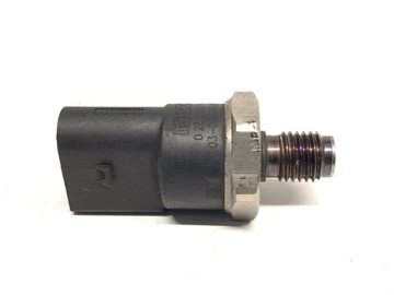 SENZOR TLAKU PALIVA MERCEDES W203 0281002498 2.2 143KM 00-07