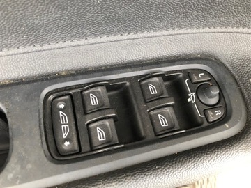 PANEL SKEL LEVÝ VOLVO C70 II 2006-2013 EVROPA ŘIDIČE ZRCÁTKO PŘEPÍNAČ