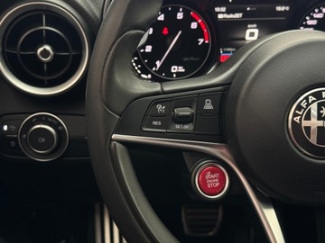 Alfa Romeo Giulia II Sedan Facelifting 2.0 Turbo 280KM 2020 Alfa Romeo Giulia Q4 Veloce / Kamera cofania / And, zdjęcie 19