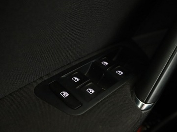 Volkswagen Golf VII Variant 1.4 TSI BlueMotion Technology 125KM 2016 Volkswagen Golf Comfortline PDC grzane fotele, zdjęcie 32