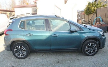 Peugeot 2008 I SUV Facelifting 1.2 PureTech 110KM 2018 Peugeot 2008 1.2 Benzyna 110KM, zdjęcie 3