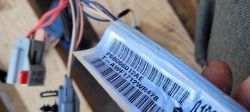 JEEP WRANGLER JK INSTALACE SVAZEK KONEKTOR DVEŘE PRAVÝ PŘEDNÍ P68066012AE