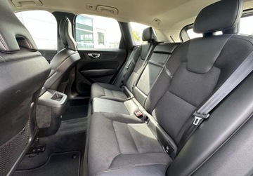 Volvo XC60 II Crossover T4 190KM 2019 Volvo XC 60 XC60 2.0 T4 190KM Momentum Automat FV Salon PL 2.0 Benzyna, zdjęcie 17
