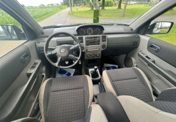 Nissan X-Trail I 2.2 Di 136KM 2004 Nissan X-Trail Bez korozji, klimatyzacja 2.2 Diesel 136KM, zdjęcie 14