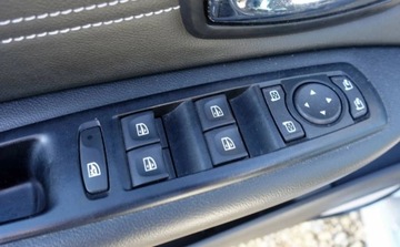 Renault Scenic III XMOD Energy TCe 130KM 2015 Renault Scenic 1.2TCe 130KM BOSE LIFT Biala perla Bezwypadkowy Uszkodzony, zdjęcie 23