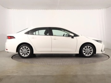 Toyota Corolla XII Sedan 1.8 Hybrid 122KM 2022 Toyota Corolla 1.8 Hybrid, Salon Polska, zdjęcie 5