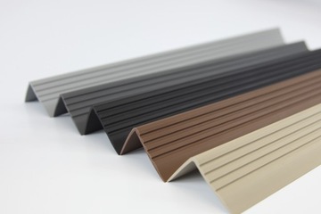 Profil schodowy antypoślizgowy RGP 1,5m czarny