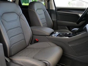Volkswagen Touareg III SUV Facelifting 3.0 V6 TSI 340KM 2025 Elegance 3.0 V6 TFSI 4Motion 340KM, zdjęcie 5