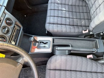 Mercedes 190 2.0 E 118KM 1989 Mercedes-Benz W201 (190) Unikatowy Mercedes 190 2.0 Benzyna Automat Szyber, zdjęcie 12