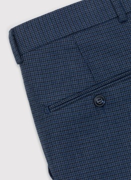 Элегантный темно-синий костюм от Pako Lorente 182/92/52.