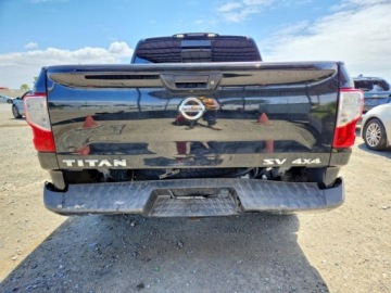 Nissan Titan 2018 Nissan Titan Sv 2018 5.6 Benzyna 390KM, zdjęcie 2