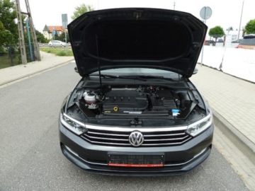 Volkswagen Passat B8 Variant 2.0 TDI BlueMotion SCR 150KM 2018 Volkswagen Passat NAWIGACJA PLHIGHLINE DSG-7PANORAMAASYSTENT PARKOWANIASKO, zdjęcie 26
