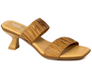 Klapki Wonders F-7802 Elast Frunci Camel