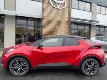 Toyota C-HR II SUV Plug-In 2.0 Hybrid Dynamic Force Plug-in  223KM 2025 Executive 2.0 Plug-in Hybrid Dynamic Force 223KM | Podgrzewane fotele!, zdjęcie 2