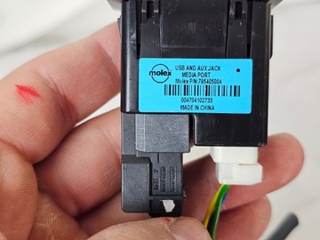 HNÍZDO USB NISSAN OE 795405004
