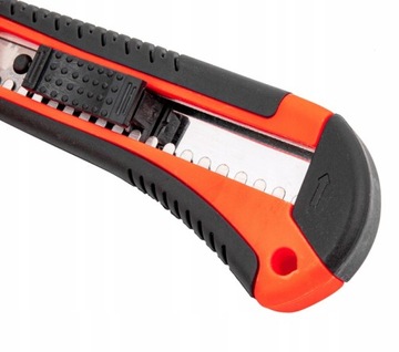 НОЖ ДЛЯ РЕЗКА ОБОЕВ СО СЛОМАННЫМ ЛЕЗВИЕМ 18 ММ УНИВЕРСАЛЬНЫЙ