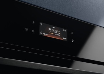 Паровая духовка Electrolux SteamBoost EOB8S39WZ