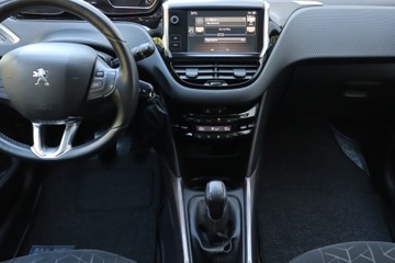 Peugeot 2008 I SUV 1.2 PureTech 110KM 2015 Peugeot 2008 1.2 PureTech, Salon Polska, zdjęcie 11