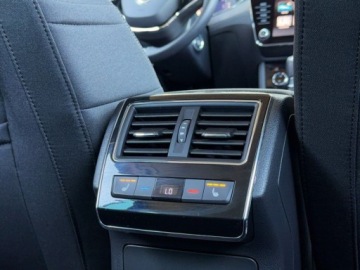 Skoda Superb III Kombi Facelifting 2.0 TSI 190KM 2021 Skoda Superb 2.0TSI 190KM Style DSG SerwisASO ACC Matrix Kessy Navi Hak FV, zdjęcie 19