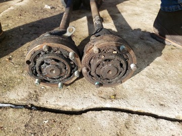 AUDI 100 C4 A6 QUATRO POLOOSA ZADNÍ LEVÝ PRAVÁ
