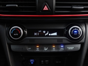 Hyundai Kona I Crossover 1.0 T-GDI 120KM 2018 Hyundai Kona 1.0 T-GDI, Salon Polska, Serwis ASO, zdjęcie 15