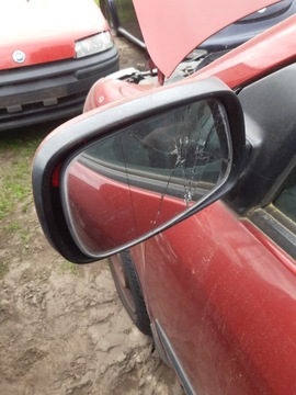 LEVÉ ZRCÁTKO TOYOTA COROLLA E12 KOMBI