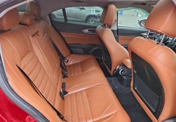 Alfa Romeo Giulia 2018 Alfa Romeo Giulia Auta z USA - Zapytaj o wiecej ofert 2.0 Benzyna 280KM, zdjęcie 9