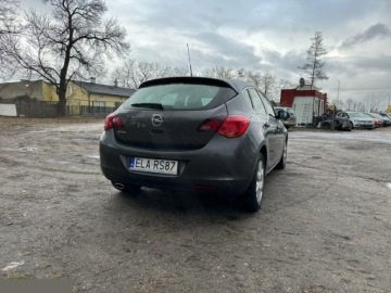 Opel Astra J Hatchback 5d 1.4 Turbo ECOTEC 140KM 2011 Opel Astra 1.4 Turbo Active 140KM 2011r, zdjęcie 6