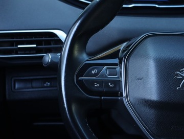 Peugeot 3008 II Crossover 1.2 PureTech 130KM 2018 Peugeot 3008 1.2 PureTech, Salon Polska, zdjęcie 19