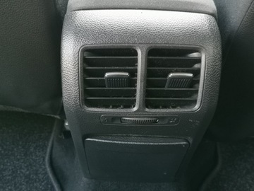 Volkswagen Golf VI Hatchback 5d 1.4 80KM 2011 Volkswagen Golf 1.4MPI +LPG 80KM Klimatronic, zdjęcie 17