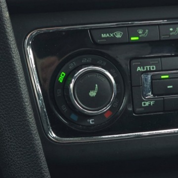 Skoda Superb II Outdoor 2.0 TDI CR DPF  140KM 2015 Škoda Superb Skoda Superb 2.0 TDI DSG Comfort, zdjęcie 28