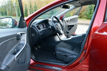 Volvo V60 I Kombi 1.6 T4 180KM 2012 Volvo V60 T4 Benzyna 180Km Xenon Ledy Skóra Navi, zdjęcie 5