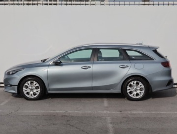 Kia Ceed III Kombi Facelifting 1.5 T-GDI 160KM 2022 Kia Ceed 1.5 T-GDI MHEV, Salon Polska, zdjęcie 2