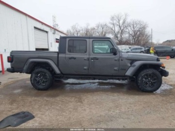 Jeep Gladiator 2022 Jeep Gladiator Altitude 2022 3.6 Benzyna 285KM, zdjęcie 6