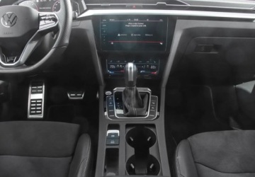 Volkswagen Arteon Fastback Facelifting 2.0 TDI 200KM 2023 Volkswagen Arteon 2.0 TDI 200KM R-LINE DSG Kamera 360 App Connect 2.0 200KM, zdjęcie 20