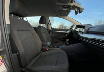 Volkswagen Golf VIII Variant 2.0 TDI 115KM 2023 Volkswagen Golf Salon Polska Parktronic Cyfrowe zegary Navi Tempomat a, zdjęcie 15