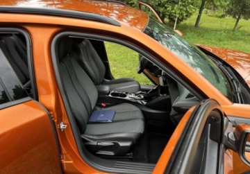 Peugeot 2008 II e-SUV Elektryczny 50kWh 136KM 2021 Peugeot 2008 bezwypadkowy, 50kWh 100 sprawny, Allur Pack Elektryczny 136KM, zdjęcie 6