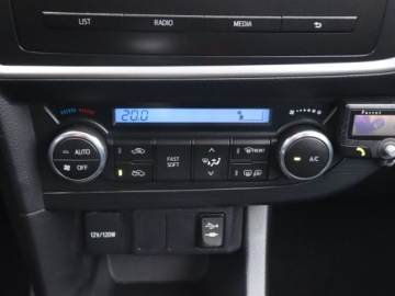 Toyota Auris II Hatchback 5d Valvematic 130 132KM 2014 Toyota Auris 1.6 Valvematic, Salon Polska, zdjęcie 12