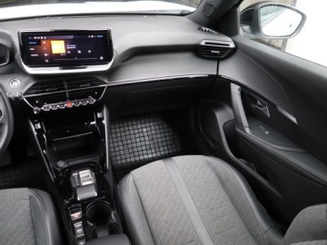 Peugeot 2008 II SUV 1.2 PureTech 130KM 2023 Peugeot 2008 1.2 PureTech, Salon Polska, zdjęcie 7